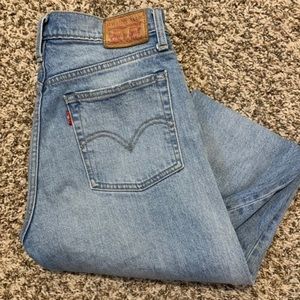 Light Wash Levi’s